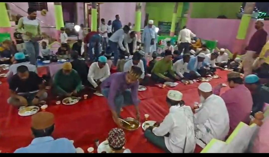 सिंदेवाही मध्ये जयस्वाल परिवार तर्फे भव्य इफ्तार पार्टीचे आयोजन,३५ वर्षांची सर्वधर्मीय ऐक्याची परंपरा कायम