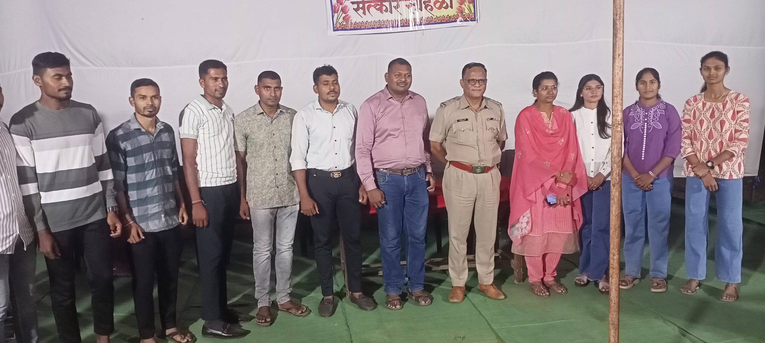 सिंदेवाही पोलीस स्टेशनच्या वतीने नव प्रविष्ट पोलीस शिपाई यांचे सत्कार तर सेवानिवृत्त सहाय्यक पोलीस चंद्रभान सोनवने यांचा समारोप कार्यक्रमाचे आयोजन